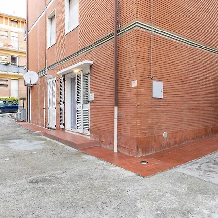 Guest Host - Il Loto Apartman