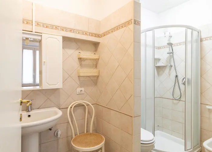 Guest Host - Il Loto דירה *