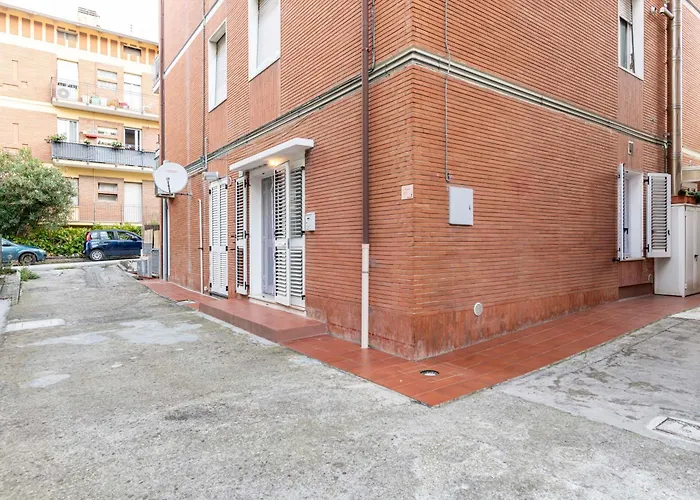 Guest Host - Il Loto Appartement